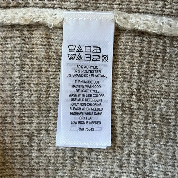 Sincerely Jules Long Open-Front Geometric Cardigan in Cream, Tan, and Gray - Picture 5 of 9